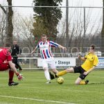 10-03-2018: Voetbal: DKB v Avereest: De Krim
20180310, voetbal, DKB - Avereest, De Krim
(L-R) Reinier Zwijns of D.K.B., B. Rinker of Avereest, Rens Koster of D.K.B.
FOTO: Johan Wolff