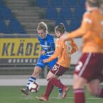 L-R Maxime Bennink of PEC Zwolle, Demi ter Maat of Achilles 29 vrouwen, Julia Ibes of Achilles 29 vrouwen