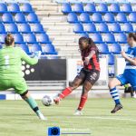 13-10-2019: Voetbal: Vrouwen PEC Zwolle v Excelsior Barendrecht: Zwolle
Nienke Olthof of PEC Zwolle, Joy Kersten of Excelsior Barendrecht,