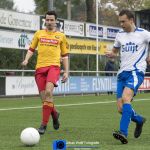 20-10-2019: Voetbal: Rohda Raalte v De Bataven: Raalte
Lars Kamperman Leferink of ROHDA, Stef Beijer of de Bataven