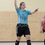 04-01-2020: Handbal: PCA Kwiek v Misker E&O: Raalte
Dianne Woudtra referee of NHV geeft een gele kaart