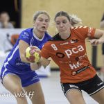 19-06-2021: Sport: PCA Kwiek - Westfriesland SEW
Zoe van Giersbergen (SEW), Floor Tutert (PCA Kwiek)
During the eredivisie womens handball match at sportcentrum Tijenraan in Raalte