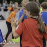 23-06-2021: News: Nederlands kampioenschap stoepranden in Raalte
Naast de jury tellen deelnemers zelf ook even mee bij andere deelnemers
tijdens de NK stoepranden in Raalte.