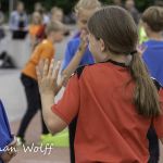 23-06-2021: News: Nederlands kampioenschap stoepranden in Raalte
Naast de jury tellen deelnemers zelf ook even mee bij andere deelnemers
tijdens de NK stoepranden in Raalte.