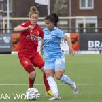 02-05-2021: Sport: Twente - PSV
Sisca Folkertsma of FC Twente vrouwen, Kayleigh van Dooren of PSV vrouwen
during the eredivisie vrouwen FC Twente vrouwen vs PSV vrouwen Den Haag at stadium FBK in Hengelo.
