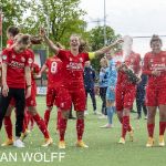 23-05-2021: Sport: Twente vs ADO
Renate Jansen (FC Twente)
onder de Champagne
during the playoff vrouwen Eredivisie at stadium Diekman in Enschede