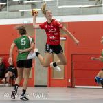 18-09-2021: Sport: PCA Kwiek - Velo
Melissa Dijkstra (VELO), Lotte Stam (PCA Kwiek)
During the eerste divisie handball match at sportpark Tijenraan in Raalte