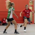 18-09-2021: Sport: PCA Kwiek - Velo
Carmen Riepe (VELO), Anne Slegten (PCA Kwiek)
During the eerste divisie handball match at sportpark Tijenraan in Raalte