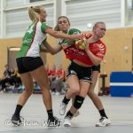 18-09-2021: Sport: PCA Kwiek - Velo
Carmen Riepe (VELO)
, Kaylee Damman (PCA Kwiek), Kirsten Steenbergen (VELO)
During the eerste divisie handball match at sportpark Tijenraan in Raalte