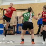 18-09-2021: Sport: PCA Kwiek - Velo
Joyce Legebeke (PCA Kwiek), Charelle Jorderre (VELO)
During the eerste divisie handball match at sportpark Tijenraan in Raalte