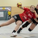 09-10-2021: Sport: PCA Kwiek vs Borhave
Lynn Holterman (PCA Kwiek), Carmen Boschman (Borhave)
During the match at sporthall Tijenraan in Raalte