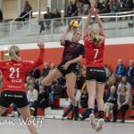 09-10-2021: Sport: PCA Kwiek vs Borhave
Maron Schepers (PCA Kwiek), Noah Timmermans (Borhave), Lynn Holterman (PCA Kwiek)
During the match at sporthall Tijenraan in Raalte