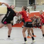 09-10-2021: Sport: PCA Kwiek vs Borhave
Pricsilla ter Elst (Borhave), Nel Veldhuis (PCA Kwiek)
During the match at sporthall Tijenraan in Raalte