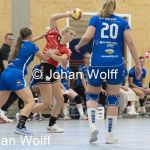 RAALTE, NETHERLANDS - SEPTEMBER 03
Eilne Veltrop SEW, Lynn Holtman (PCA Kwiek)m Danique Boomkamp SEW
during the match at the sportcenter Tijenraan Stadium PCA Kwiek vs SEW 03-09-2022 Raalte (photo by Johan Wolff/Orange Pictures)