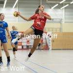 RAALTE, NETHERLANDS - SEPTEMBER 03
Eline Veltrop SEW, Lisa Bosch (PCA Kwiek)
during the match at the sportcenter Tijenraan Stadium PCA Kwiek vs SEW 03-09-2022 Raalte (photo by Johan Wolff/Orange Pictures)